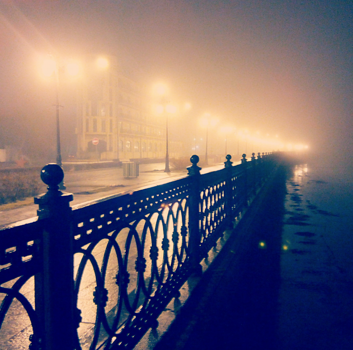 Fog in Astrakhan. - Astrakhan, Fog, Embankment