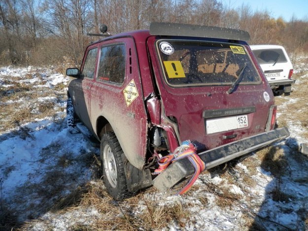 Grandfather for a turnip, grandmother for a grandfather, we pull, we pull - the result is in the photo. - Auto, Niva 4x4