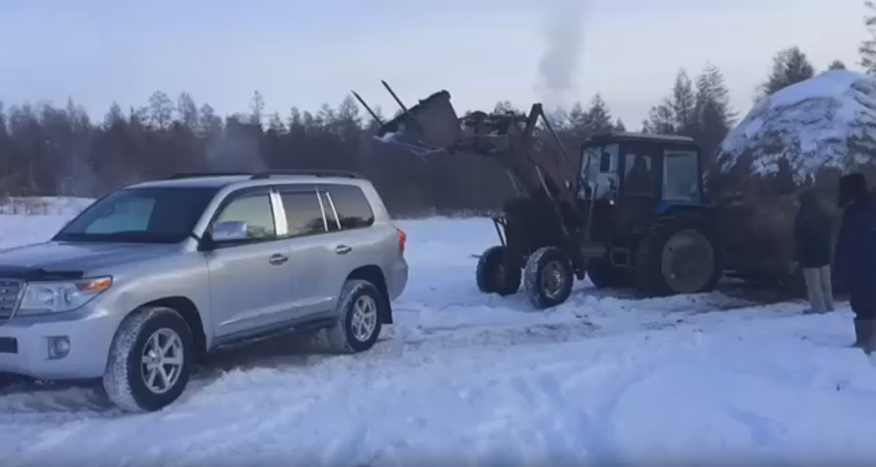 Toyota Land Cruiser 200 Pull out? Easily! - Toyota Land Cruiser, Auto, SUV, Jeep, Video, Yakutia