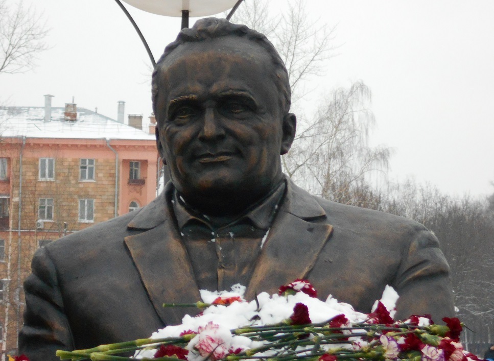 Monument to Sergei Korolev and Yuri Gagarin in Korolev near Moscow - My, Moscow region, Cosmonautics, Monument, Sculpture, Yuri Gagarin, Longpost, Sergey Korolev, City of Queens