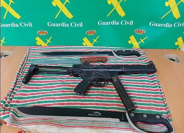 The Spanish police during the investigation covered a criminal group engaged in illegal arms trade. - Weapon, Black Market, Police, arms trade, news, Longpost