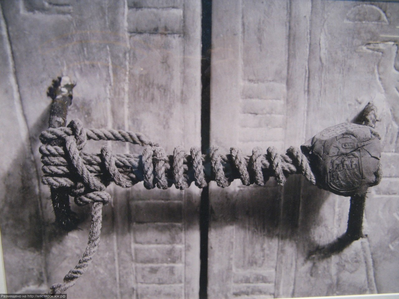 Seal at the entrance to Tutankhamun's tomb, 1922 (the seal remained intact for 3245 years). - Tutankhamen, Seal, Ancient Egypt