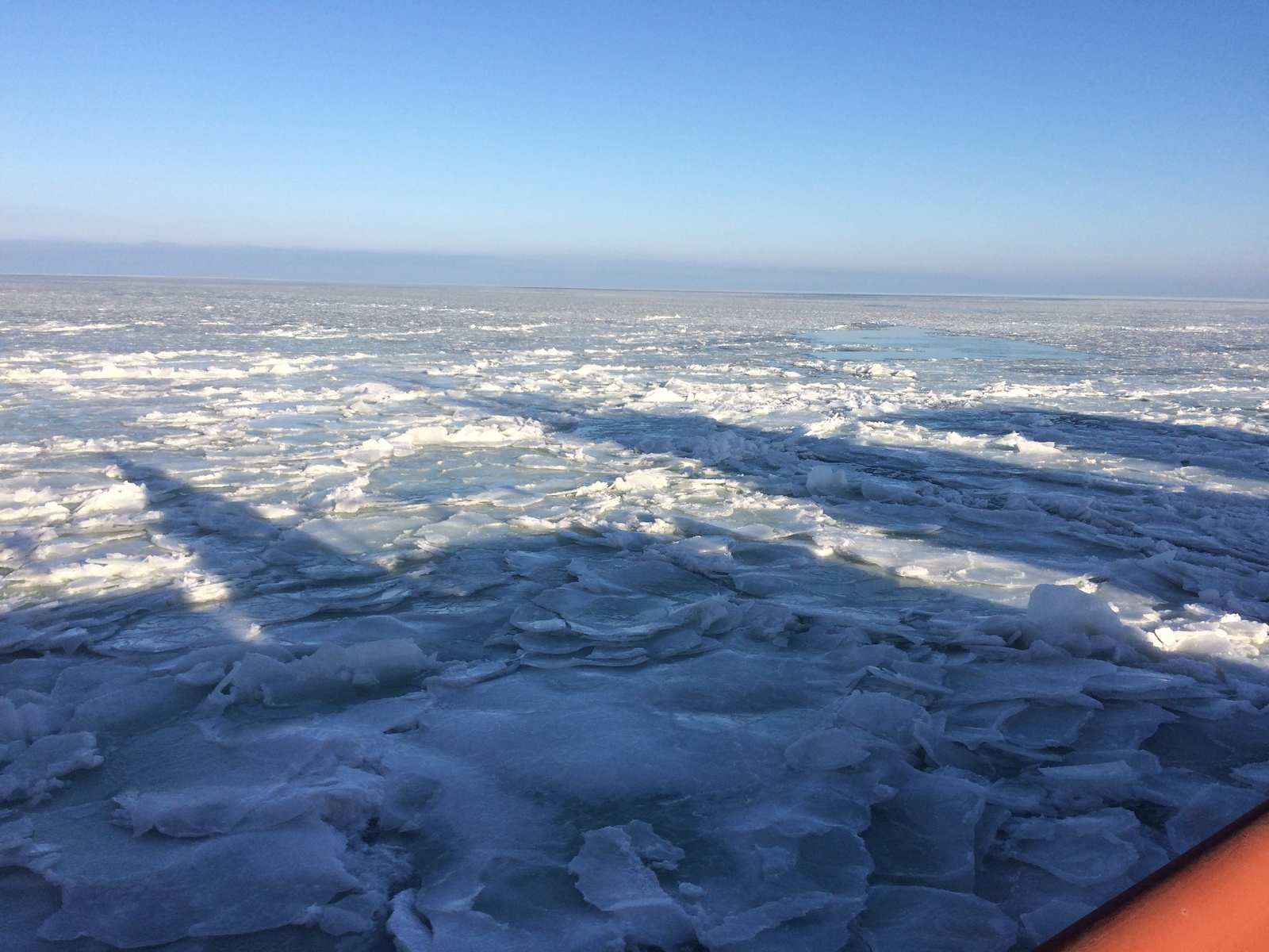Замерзло каспийское море