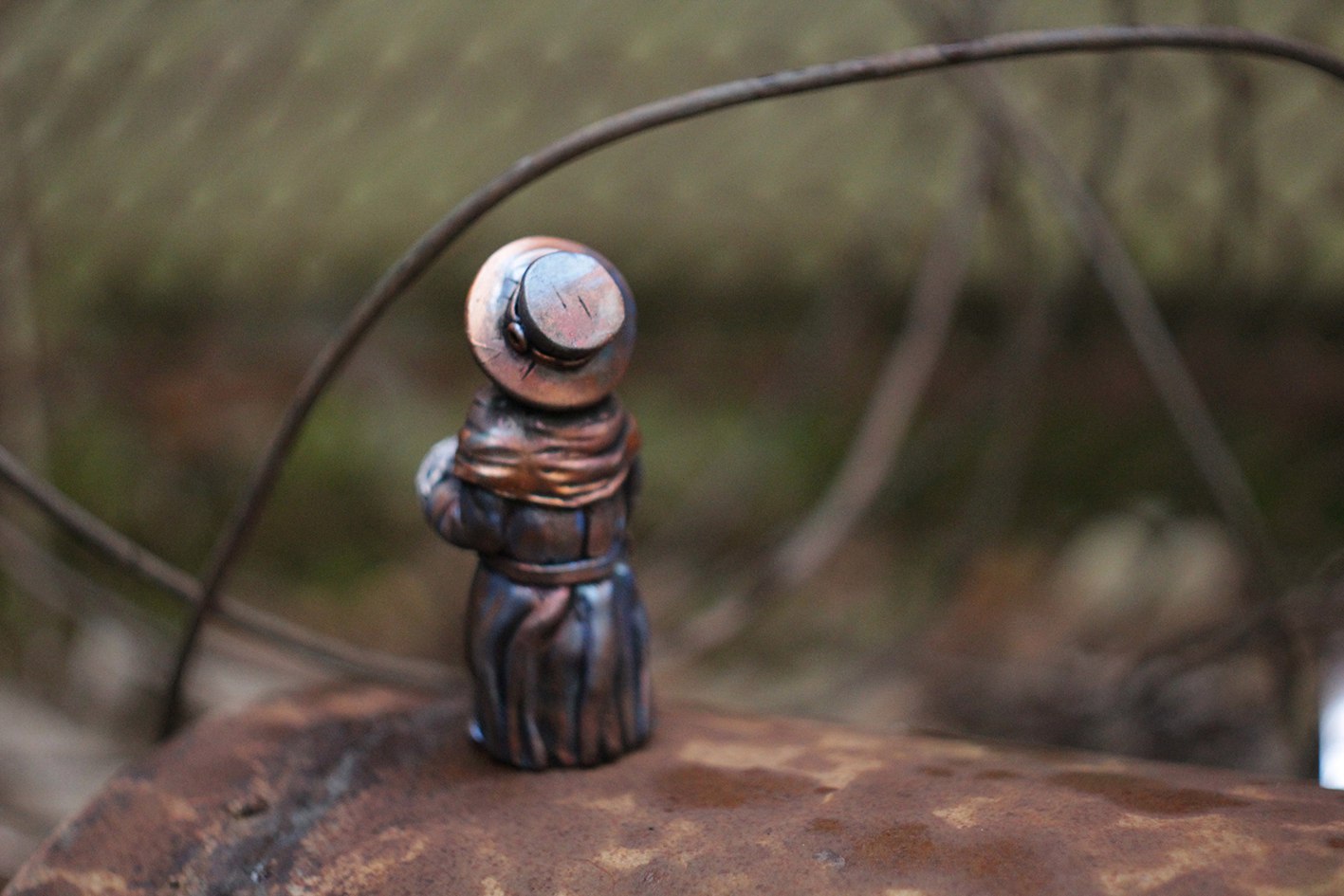 A figurine of a plague doctor with a skull in his hands. - My, Plague Doctor, Scull, Figurine, Steampunk, Polymer clay, Longpost, Figurines