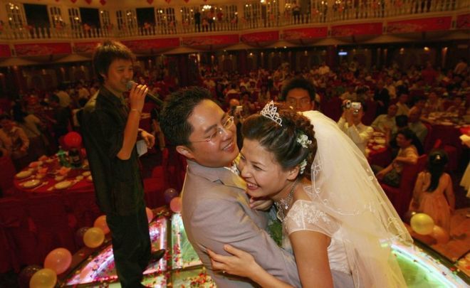 China bans newlyweds from lavish banquets - China, news, Wedding