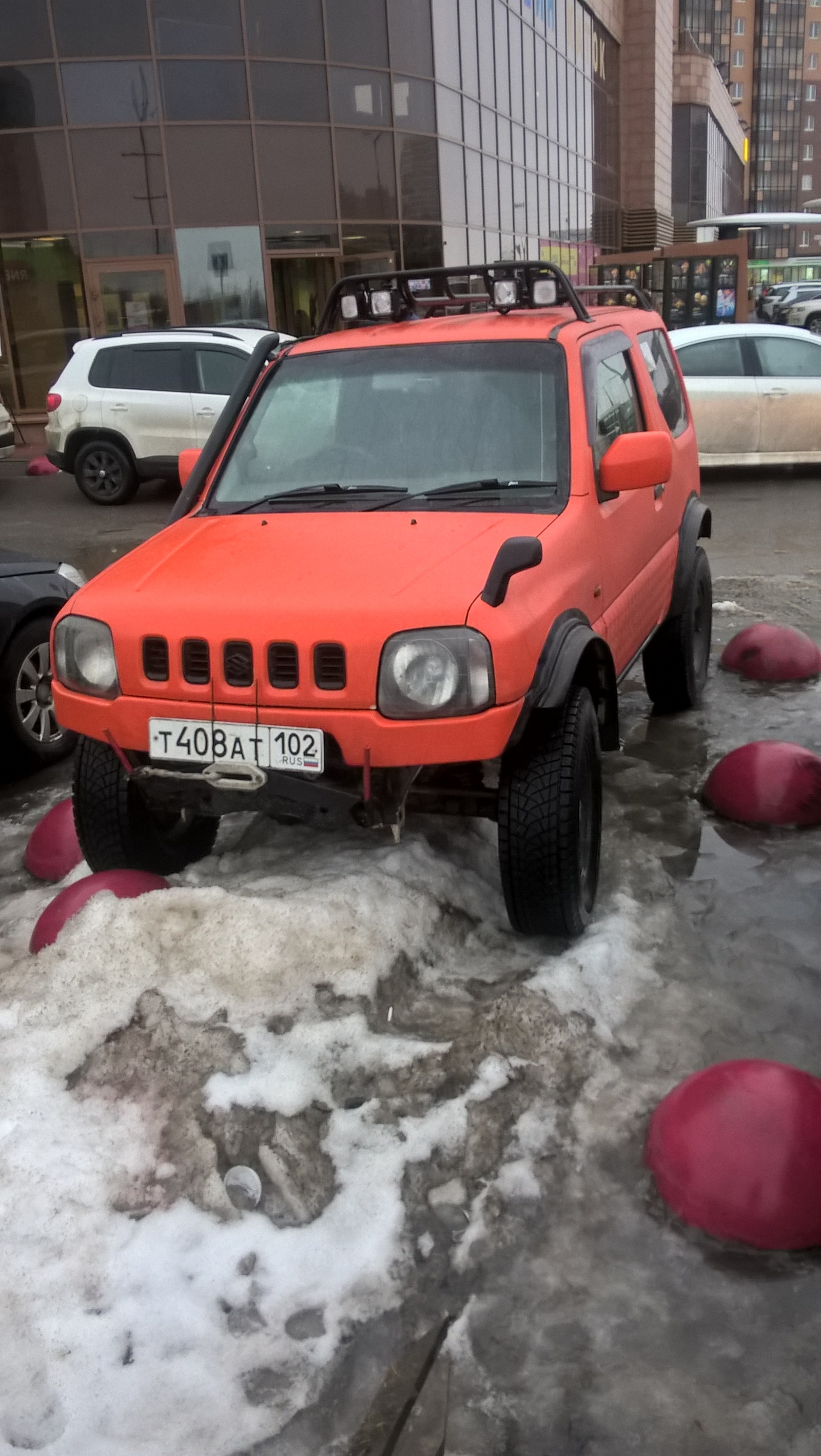 Why is there a high ground clearance in the city - My, Clearance, Parking, Suzuki jimny, Longpost