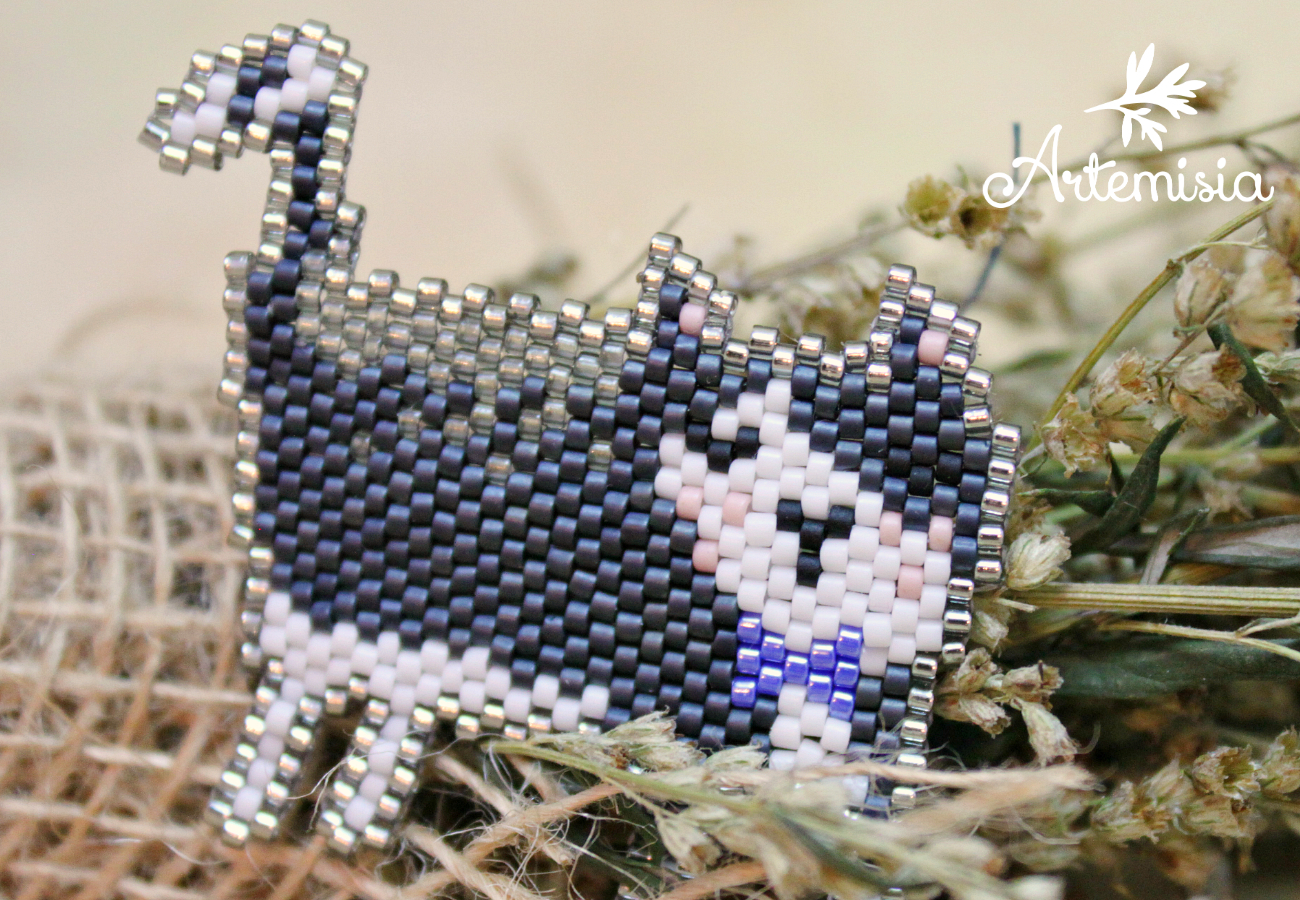 Baby cat brooch. - My, My, Longpost, cat, Copy, Beads, Brooch, Presents