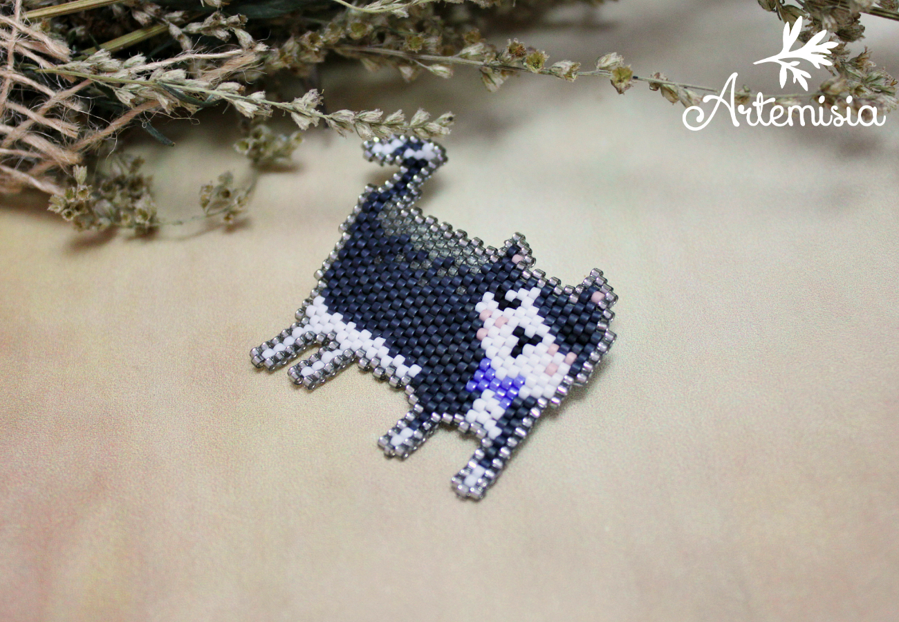 Baby cat brooch. - My, My, Longpost, cat, Copy, Beads, Brooch, Presents