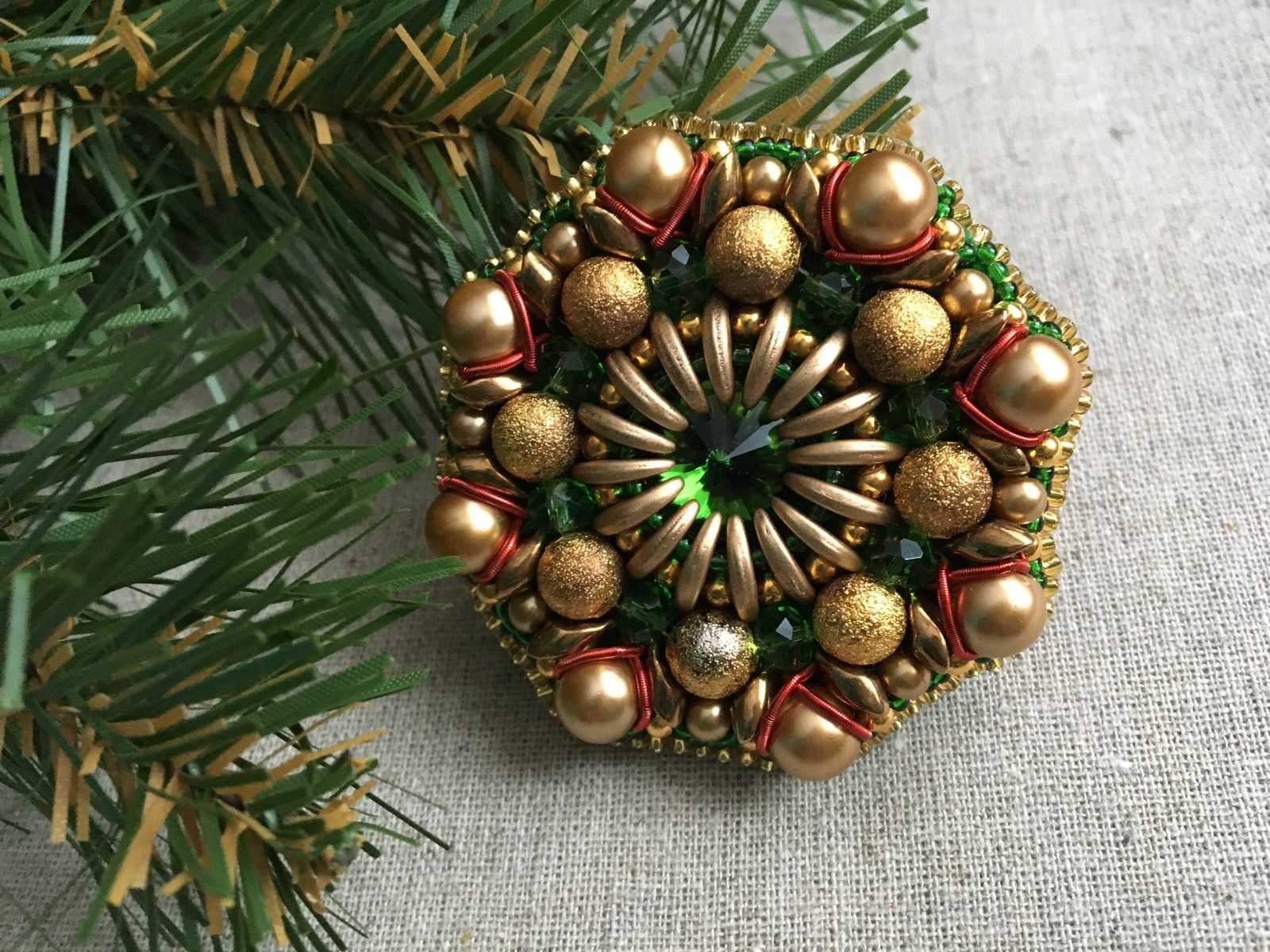 Brooch Christmas gift - My, Beads, Decoration, Brooch, Handmade, Embroidery, Presents, With your own hands, Design