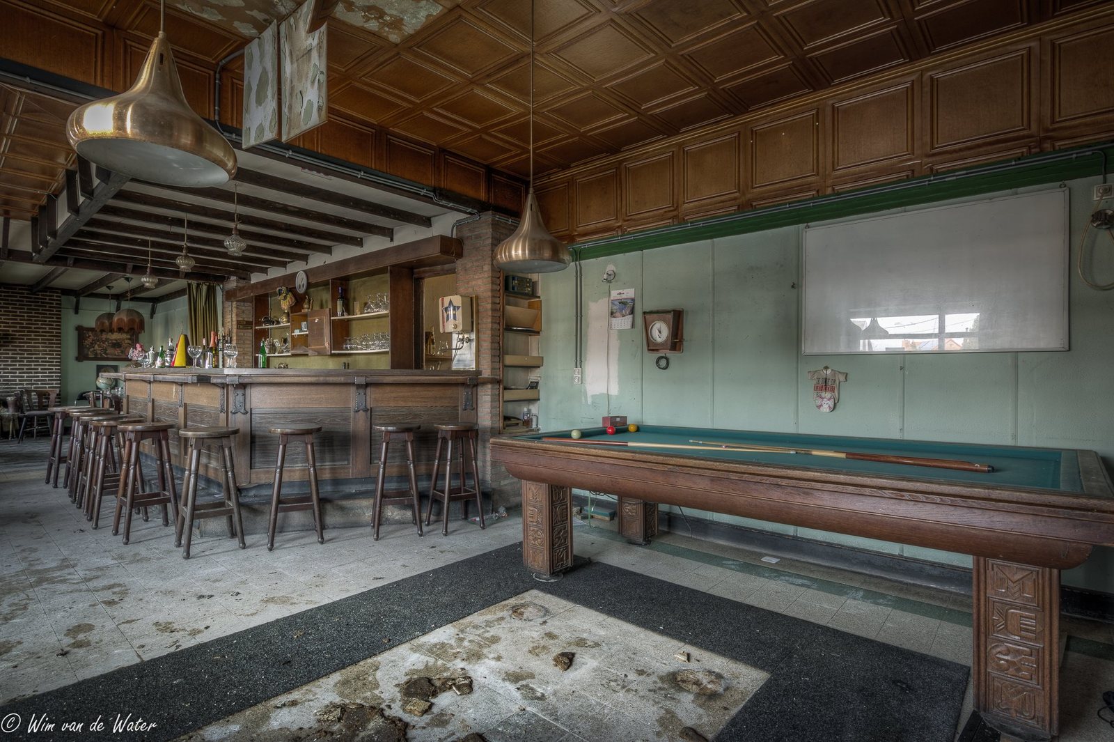 Abandoned bar in Belgium - Bar, Abandoned, Photo