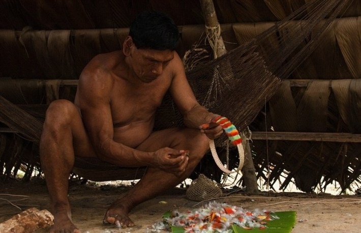 The photographer spent 12 days with the savages from the Amazonian tribe. His shots are shocking... - Guarani, Peekaboo, Longpost