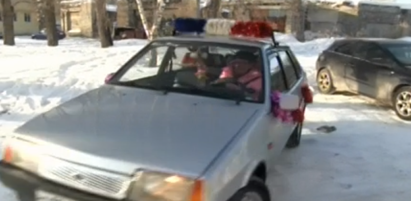 The traffic police deprives the rights of a woman who decorated the car with tinsel in the form of a flashing beacon - Traffic police, Gai, New Year