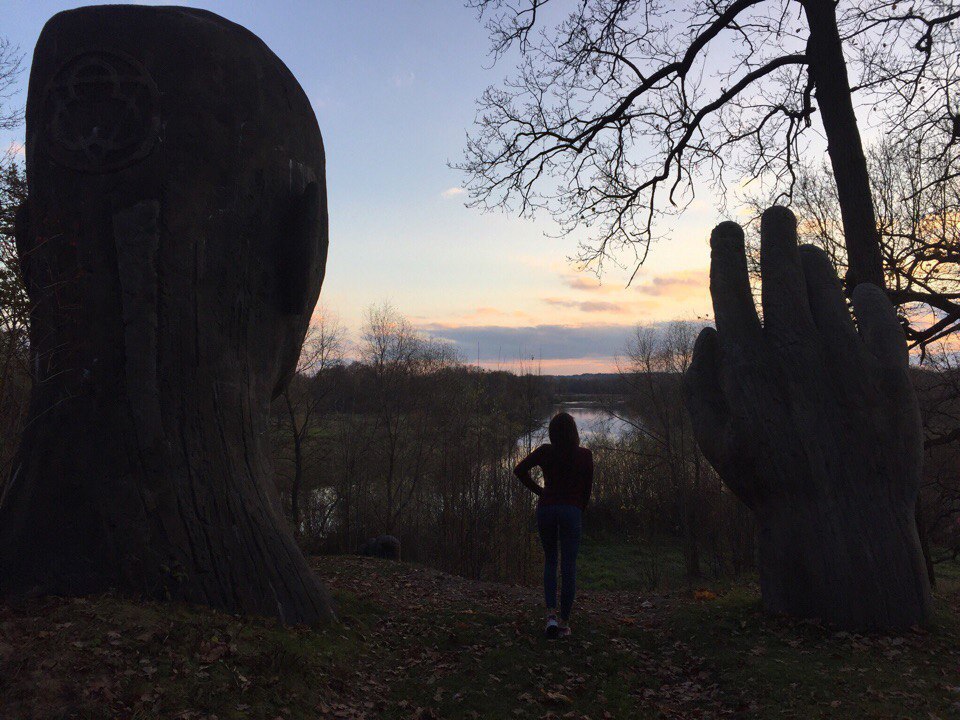 An unusual place in an ordinary forest - My, Monument, Forest, Beautiful girl, Friendzone, Tags are clearly not mine, Unusual