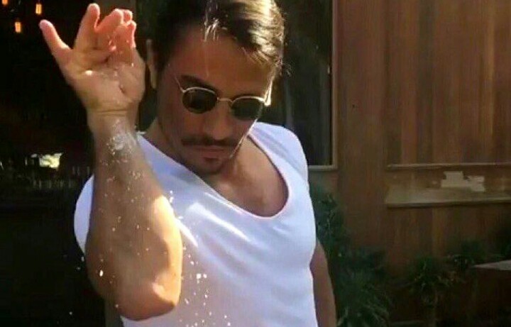 Has everyone seen the main meme of January - a Turkish chef elegantly sprinkling salt on a steak? Look who looked into his restaurant. - Cook, The photo, Food, Leonardo DiCaprio, Hollywood stars, Celebrities, Internet, Video