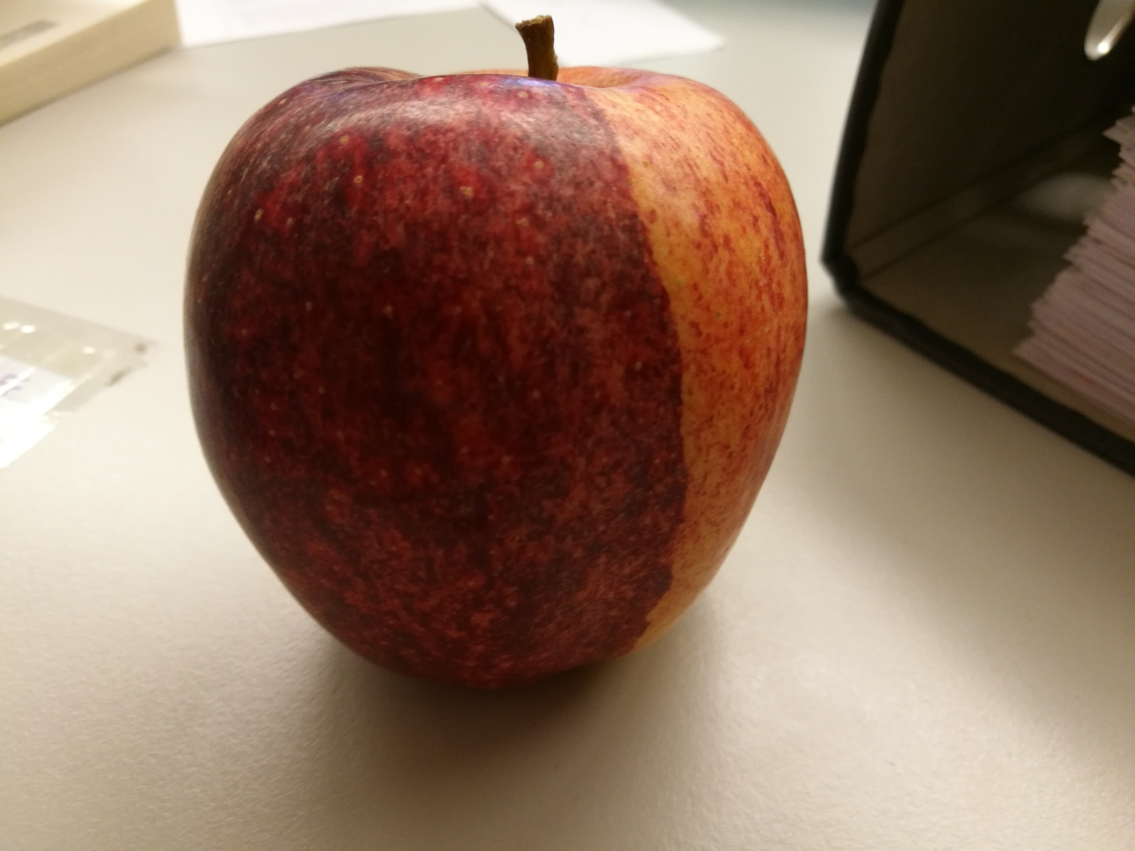 bicolor apple - Appleophiles, Two colors, Longpost