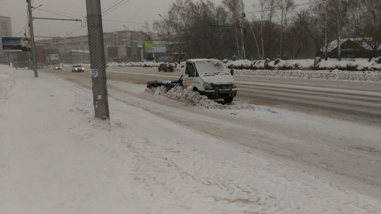 Эвакуатор-подснежник на дороге - Моё, Авто, Снег, Дорога