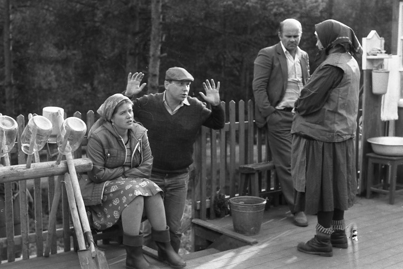 Любовь и голуби кадр. Как снимали любовь и голуби. Как снимали любовь и голуби. Как снимали любовь и голуби. Любовь и голуби кадры со съемок.