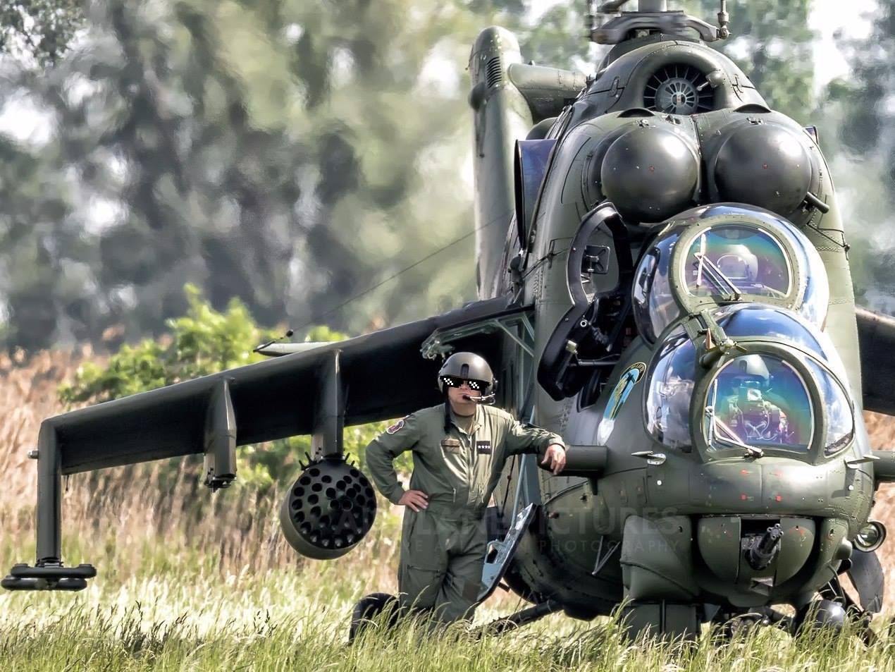 Mi-24 adds +100500 to the pilot's charisma. - Mi-24, Helicopter, Pilot, Charisma, The photo, Car, Stewardess