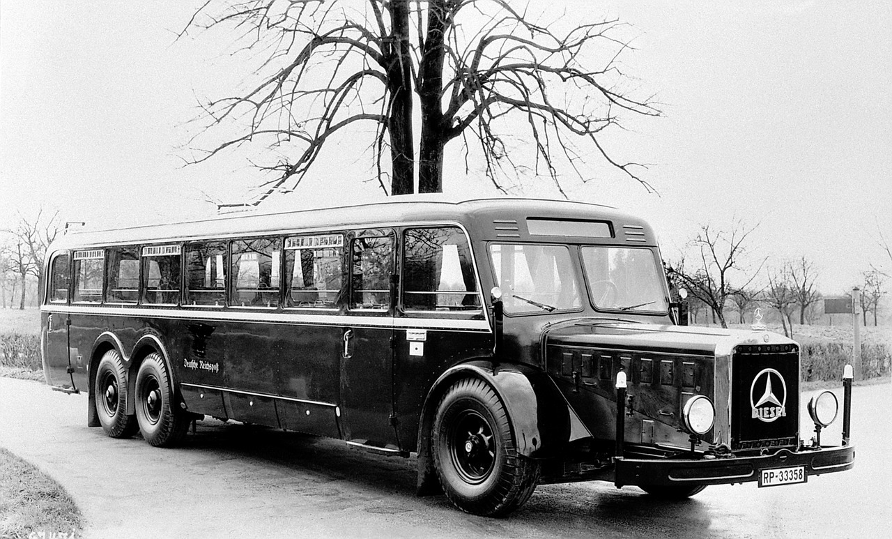 The time when Mercedes were different... - Bus, Mercedes, The photo, Retro, Interesting