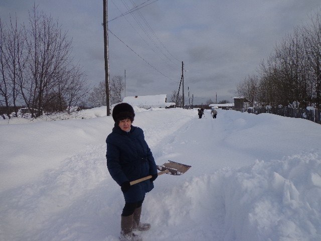 What do we pay our taxes for? - Road, Power, Longpost