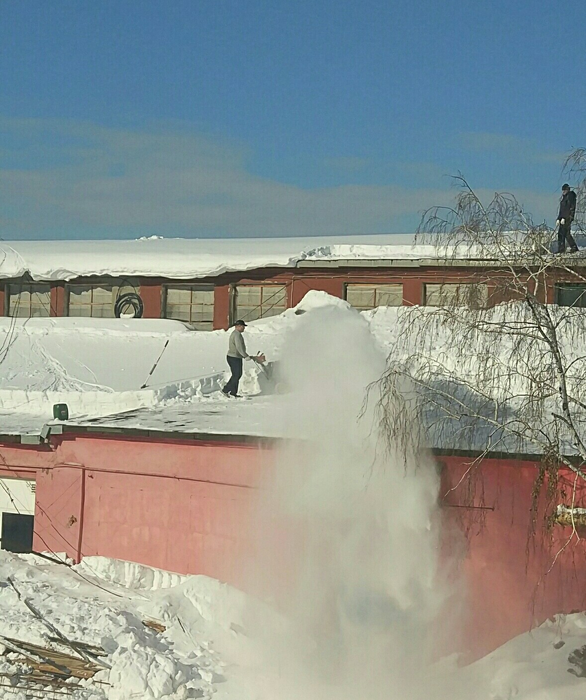 Housing and communal services on a note or how quickly, but dangerously clean the roof - My, Roof, Snow, Housing and communal services, Savvy, Longpost