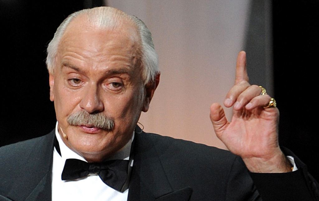 Mikhalkov saw popular video bloggers as a threat to the future of Russia. - Mikhalkov, Bloggers, Besogontv, Text