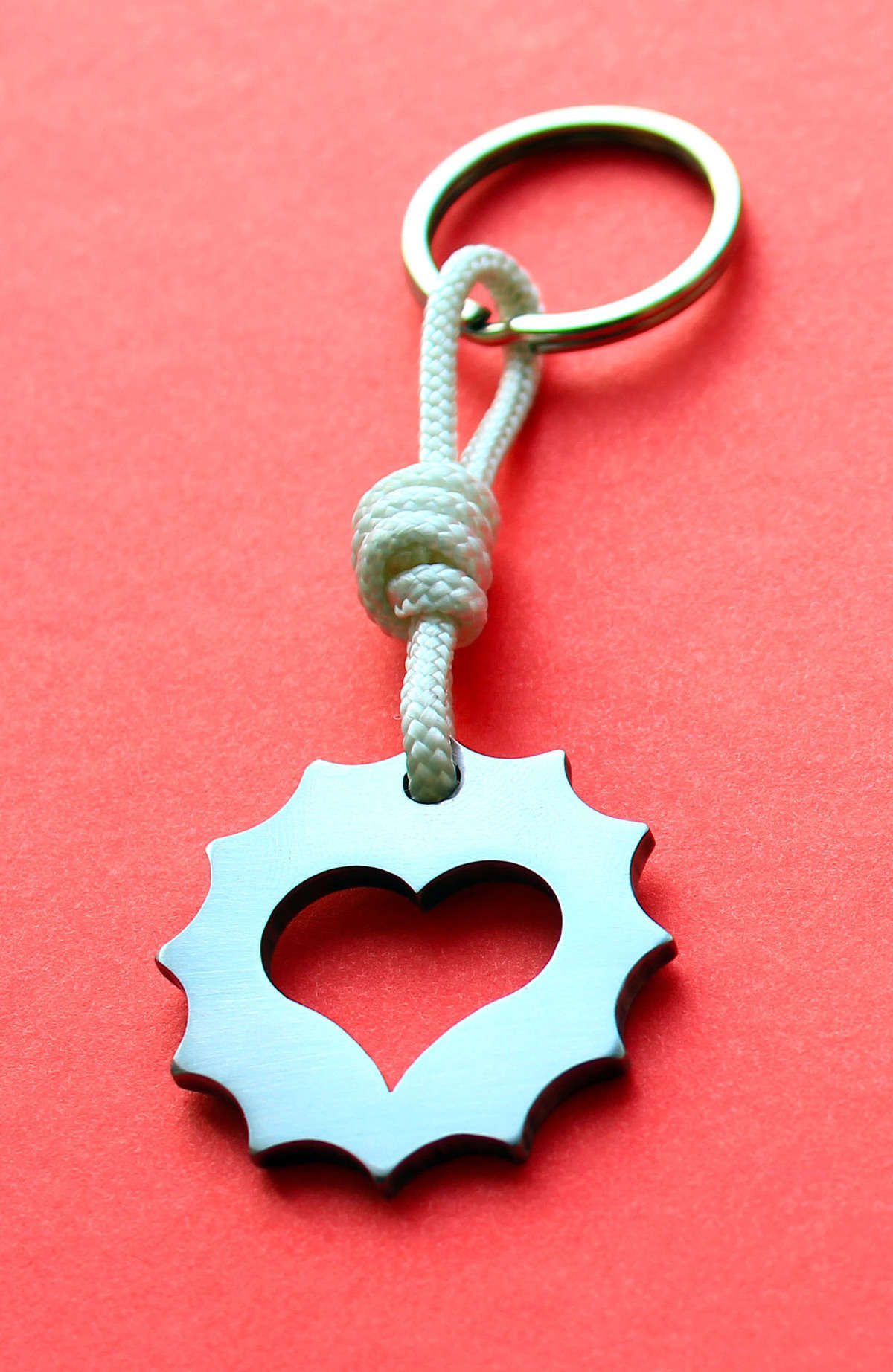 The result is a keychain with a HEART symbol. It will be a small present. I give it for evaluation and criticism. - My, Keychain, Metal, , Laser cutting, Presents, Heart, Metals