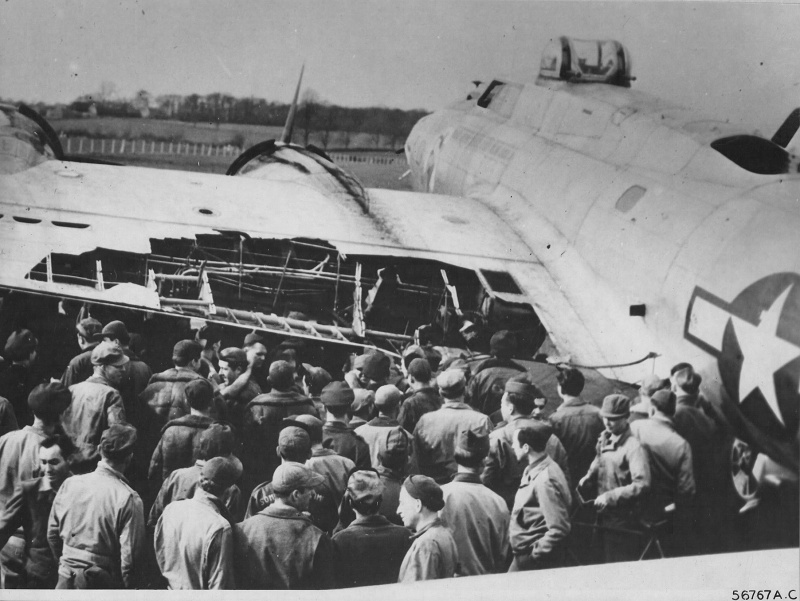 Живучесть легендарных B-17 Летающая крепость - Авиация, Техника, Авиация США, Boeing B-17, Авиация второй мировой, Вторая мировая война, Повреждения, Длиннопост