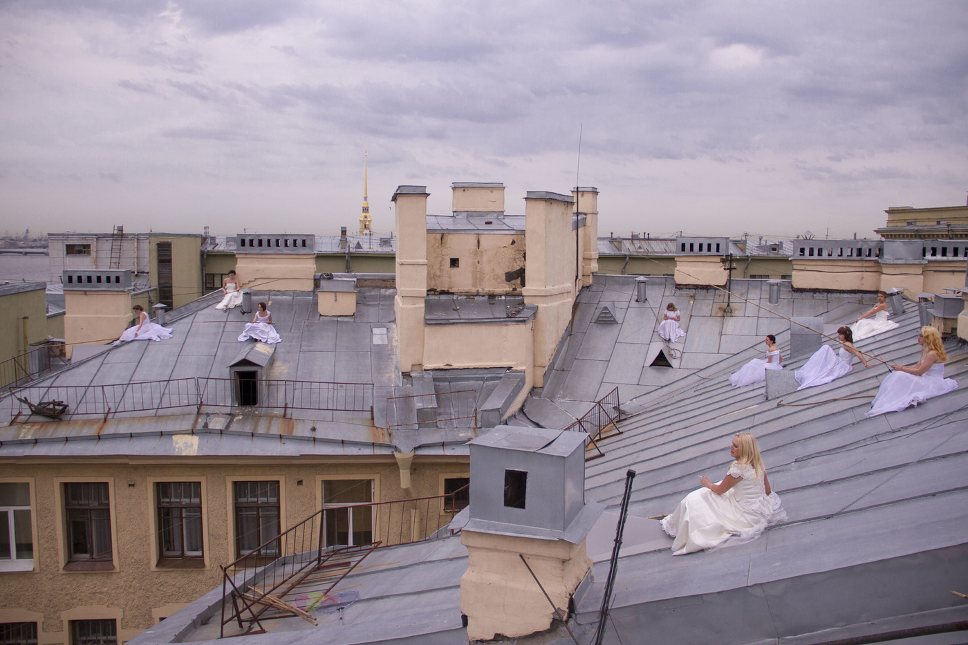 I wonder what they forgot there? - The photo, Roof, The dress, Girls