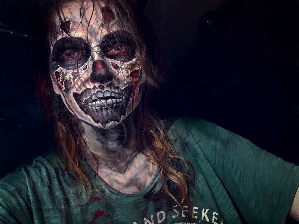 A girl at the age of 16 does makeup no worse than Hollywood. The writers of The Walking Dead should be ashamed. - Kripota, Art, Death, Fear, Creation, Artist, Horror, With your own hands, Longpost