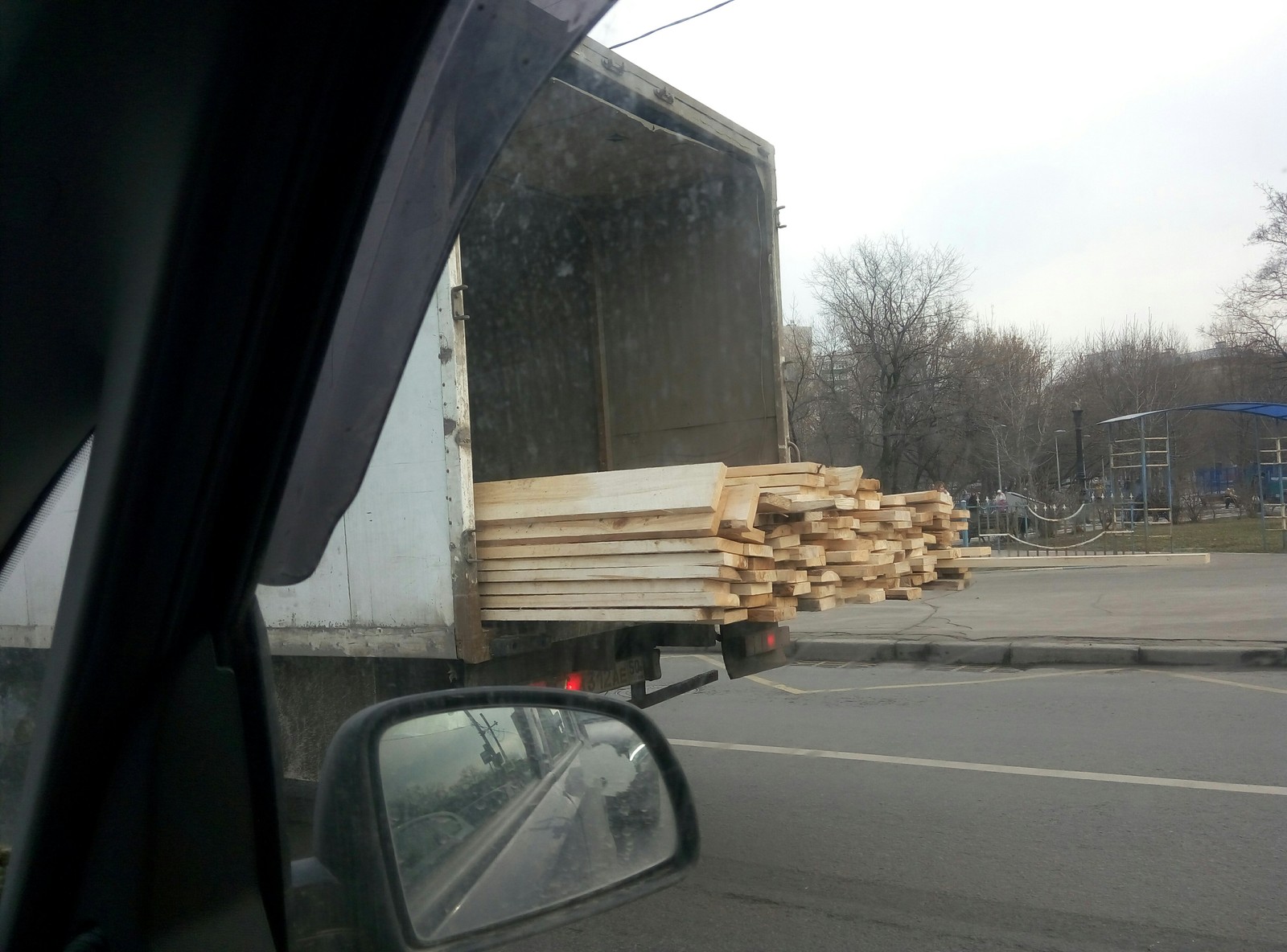 Reminds me of a movie... - My, Destination, Safety, Darwin Prize, Road, Car, Moscow, Carelessness, Road accident