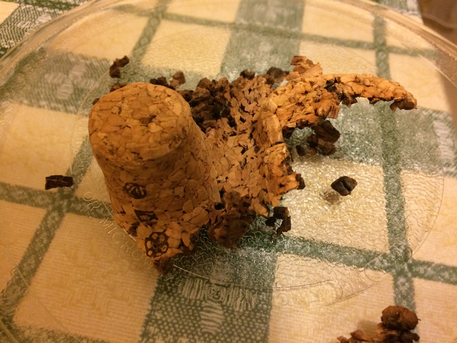 What happens to a champagne cork if you put it in the microwave. - My, Champagne, Microwave, My, Explosion