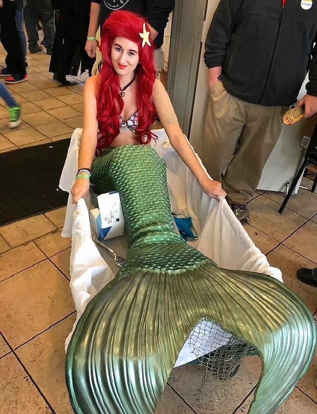 Disney-obsessed girl spent over $3,000 to transform into The Little Mermaid - the little Mermaid, Marasmus, Walt disney company, Longpost