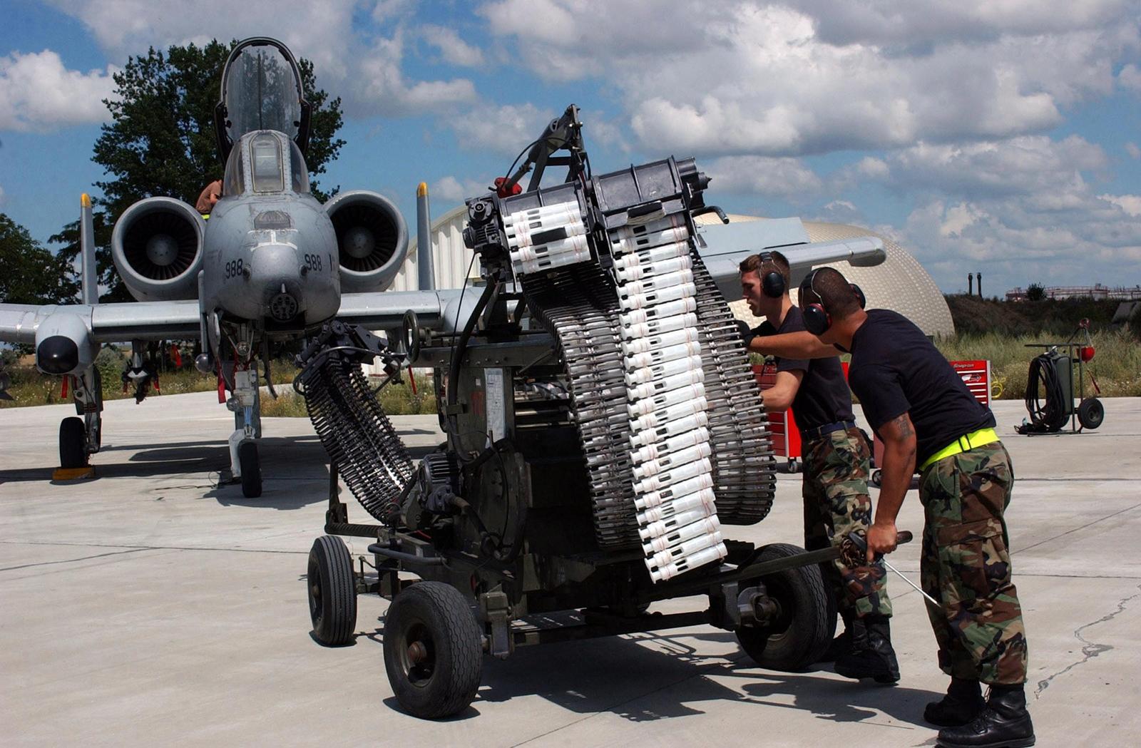 Пушка для самолета, или самолет для пушки? Штурмовик A-10 Thunderbolt II - Авиация, США, a-10, Видео, Длиннопост