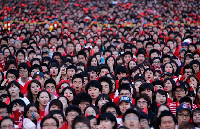 Netizen pretended to be 244 people at the same time - China, Multiple personality, Internet