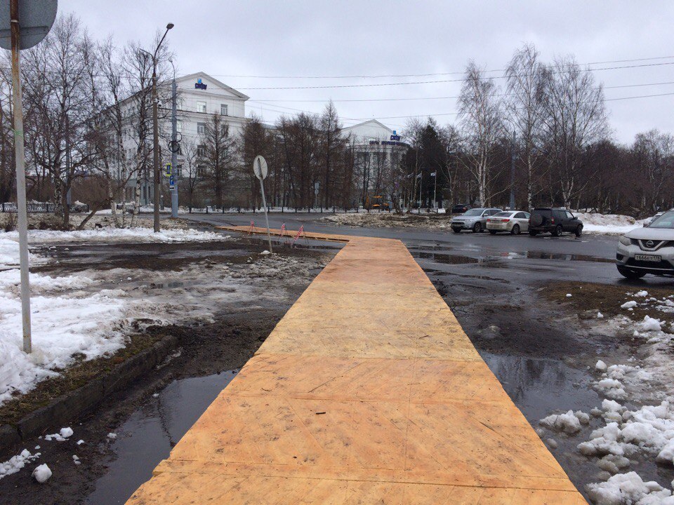 В Архангельске к проведению международного форума построили деревянные мостки - Архангельск, Владимир Путин, Чиновники, Благоустройство, Прошлое, Гений, ЖКХ, Длиннопост