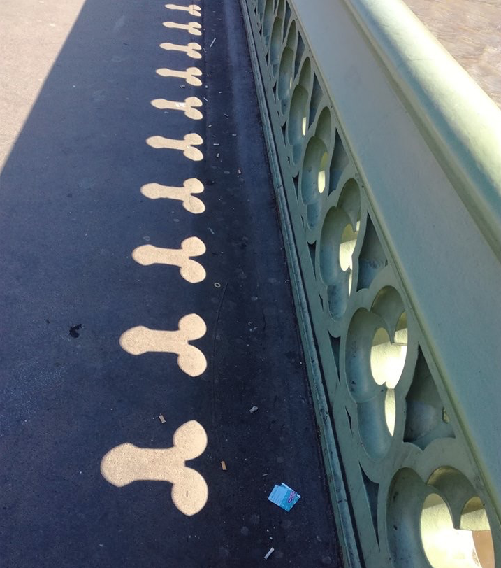 What did the architect mean? - My, London, Bridge, Shadow, Spring, 