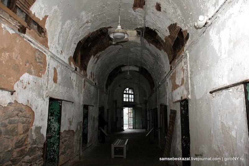 The prison in which Al Capone was imprisoned. - Al capone, Prison, Gangsters, Longpost