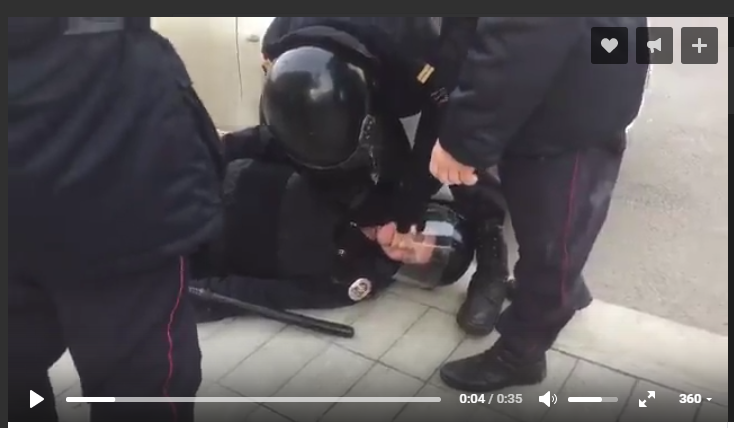 A police officer beaten by demonstrators in St. Petersburg died on the way to the hospital. - Rally, Alexey Navalny, Saint Petersburg, Politics, Police