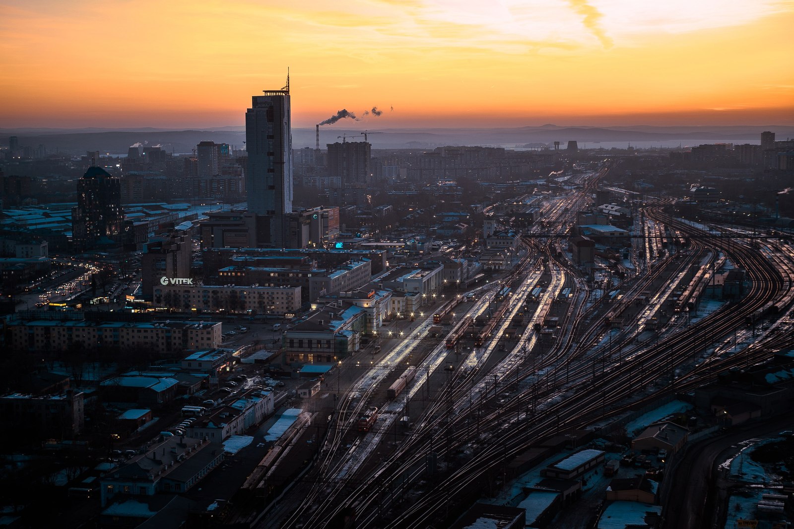 A little bit of Yekaterinburg in the tape - My, The photo, Yekaterinburg, Town, Night city, Urbanism, Longpost