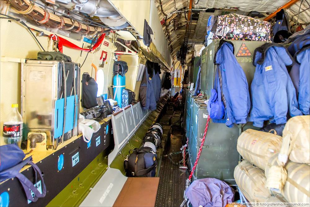 What's inside the IL-76? - Aviation, IL-76, IL-76MD, The photo, Airplane, Longpost