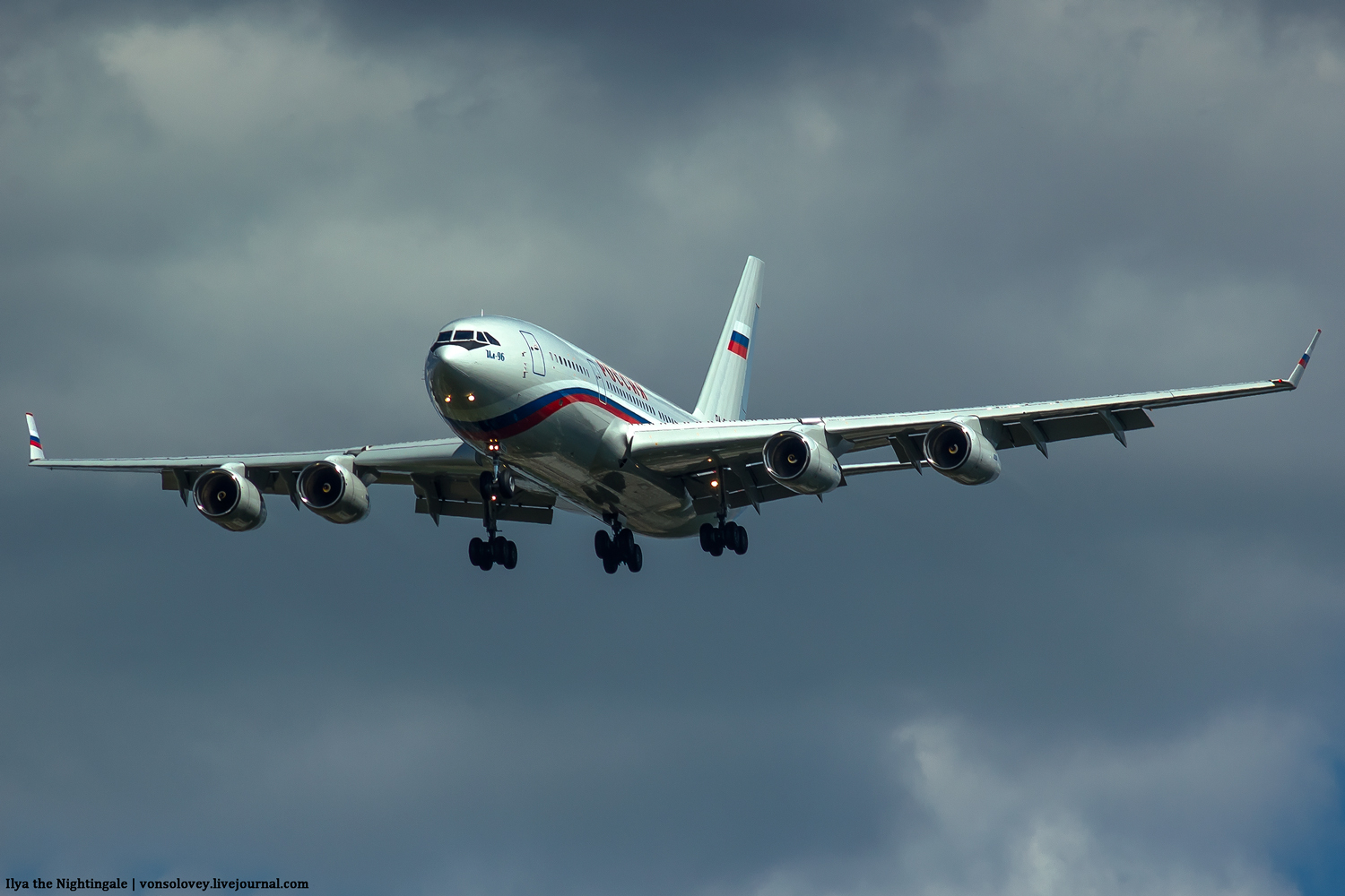 IL-96 in Vnukovo - My, IL-96, Vnukovo, Aviation, The photo, Longpost