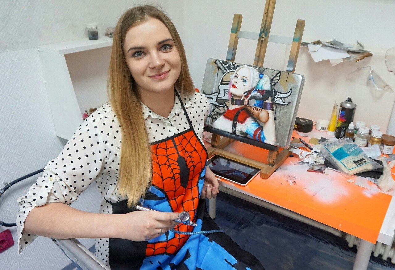 Airbrushing on a laptop. Author: Elena Chukmasova - My, Airbrushing, Art, , Creation, Art, Longpost, Harley quinn, Suicide Squad