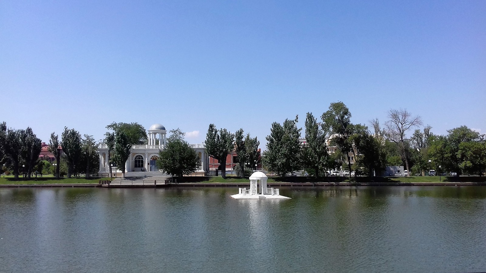 And the white swan on the pond.... - My, Astrakhan, Swan Lake, , Longpost