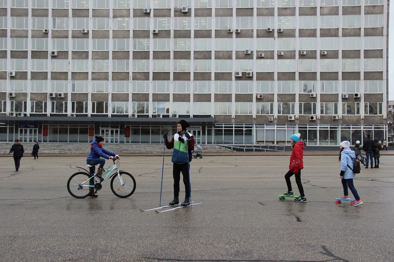 I'm on asphalt... - Syktyvkar, Square, Skis, Puddle, Spring, Copy-paste