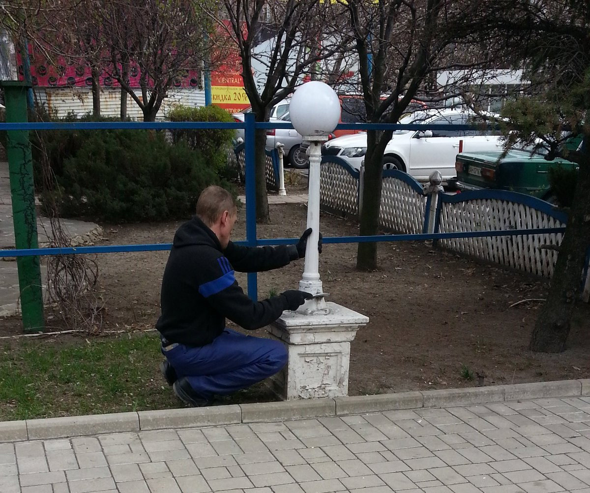 Atrocities of the separatists. Get the kids away from the screen as soon as possible. - Donetsk, DPR, Street cleaning, Террористы, May 9, Longpost, May 9 - Victory Day