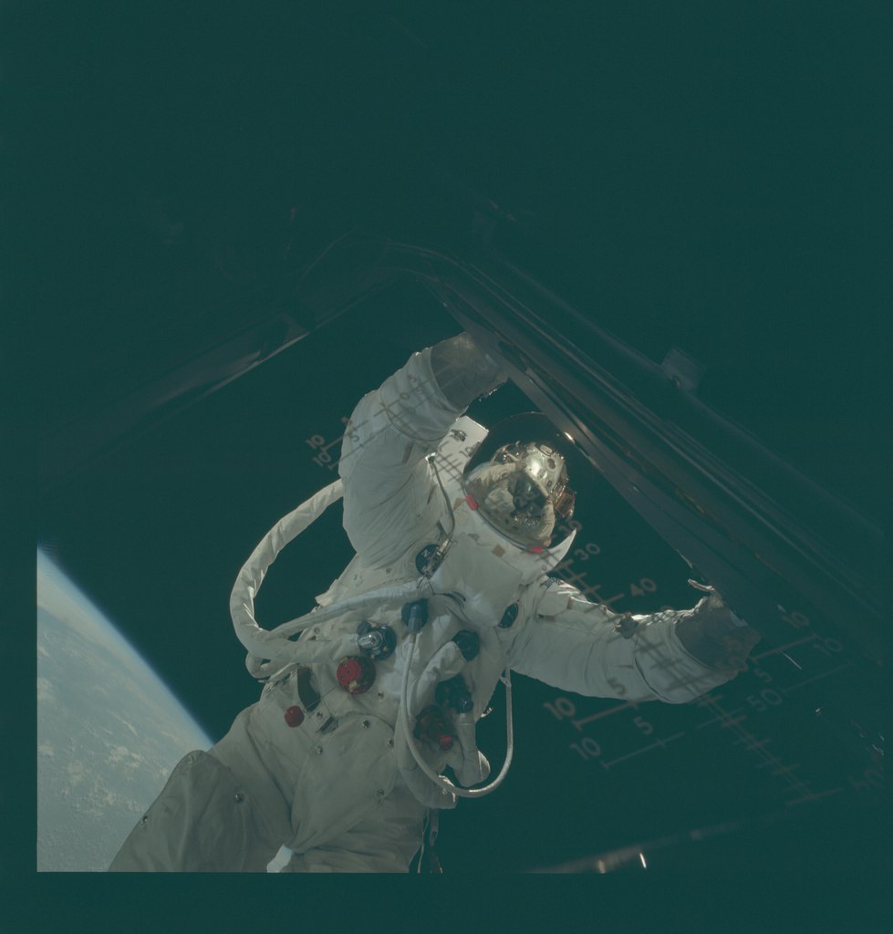 Film images from the NASA archives taken by the astronauts of the Apollo missions from 1961 to 1972. - Images, Longpost, Space, NASA, camera roll