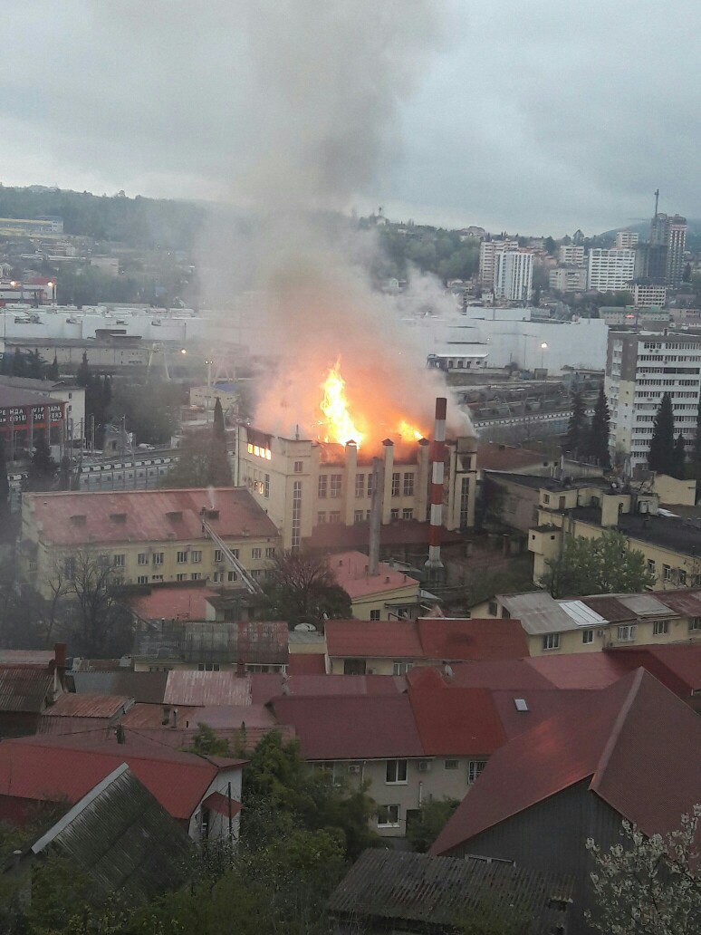 In Sochi, the Khlebokombinat was on fire today - Sochi, Bakery, Fire, Longpost