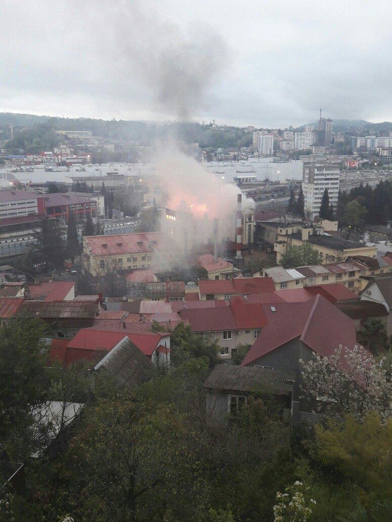 In Sochi, the Khlebokombinat was on fire today - Sochi, Bakery, Fire, Longpost