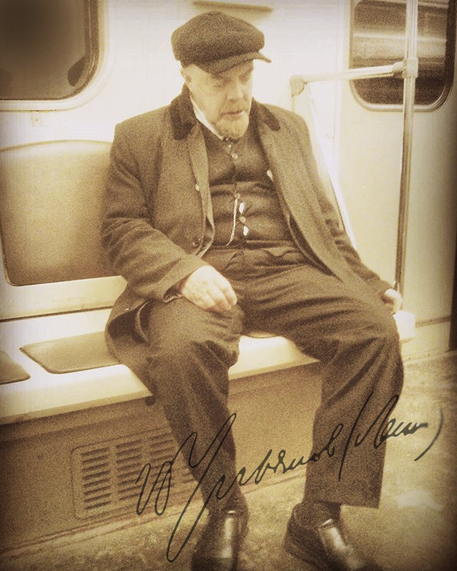Rare photo: Vladimir Ilyich returns to the headquarters of the RCP (b) on the subway named after himself, after a workers' and peasants' demonstration - Lenin, Metro, The photo, Fake, Retouch, Costume